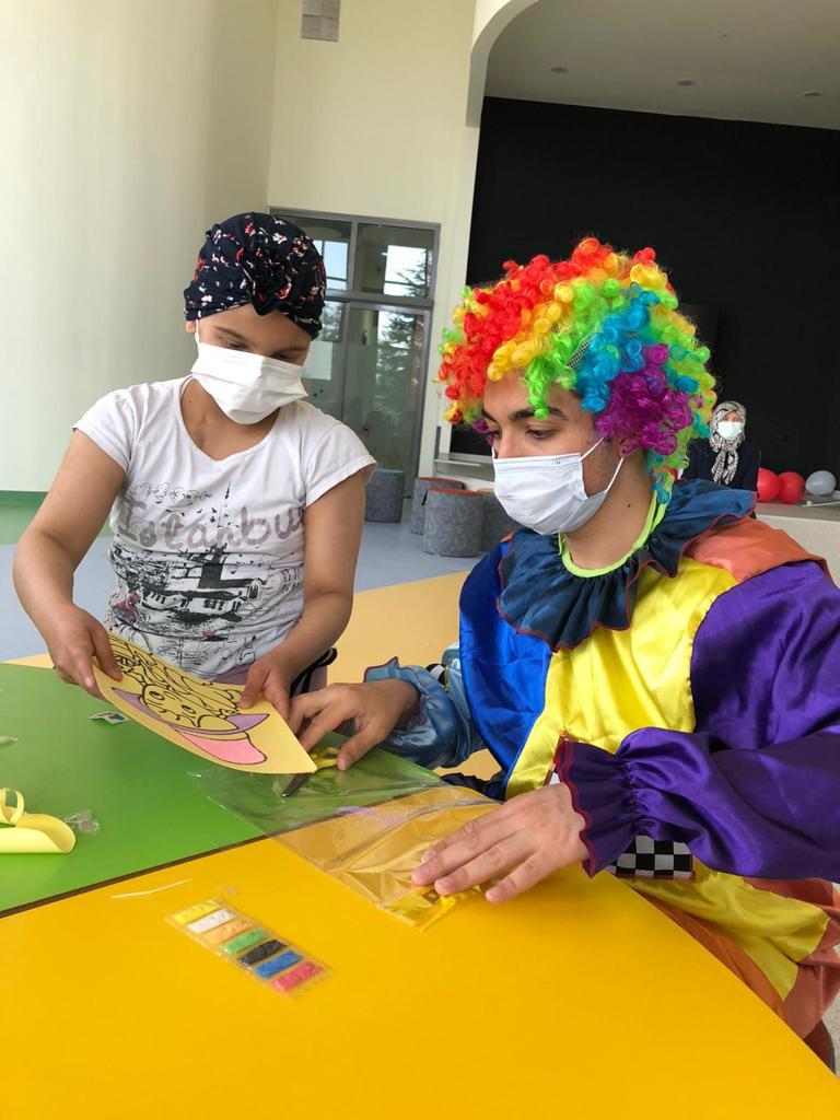 Onkoloji Hastanesi'nde bayram sevinci