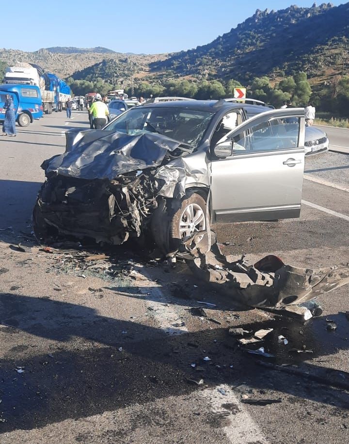 Konya'da katliam gibi kaza! 5 ölü, çok sayıda yaralı var