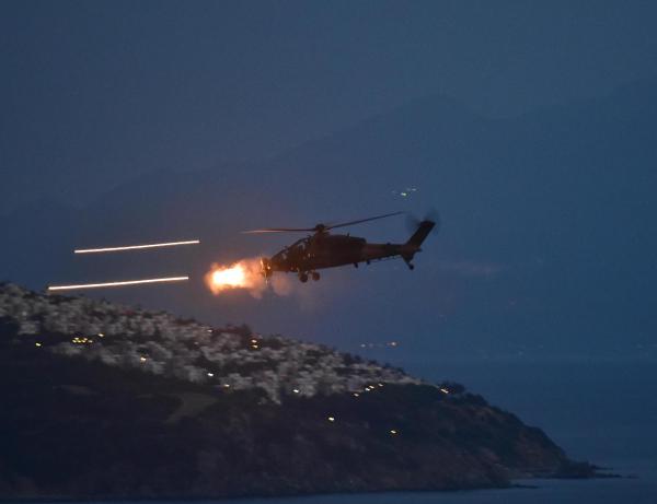 İzmir'deki uluslararası tatbikat nefes kesti