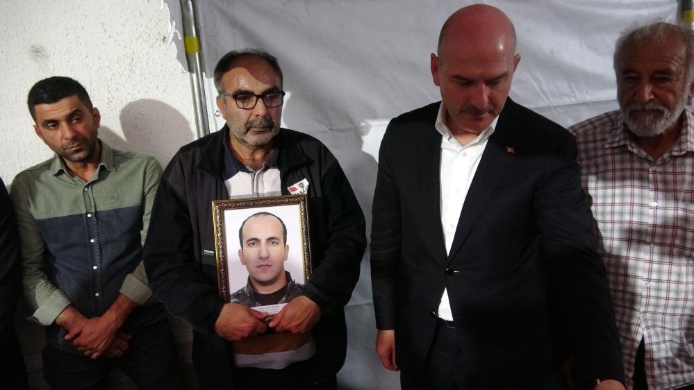 Bakan Soylu, şehit Mustafa Çalışgan'ın ailesini ziyaret etti