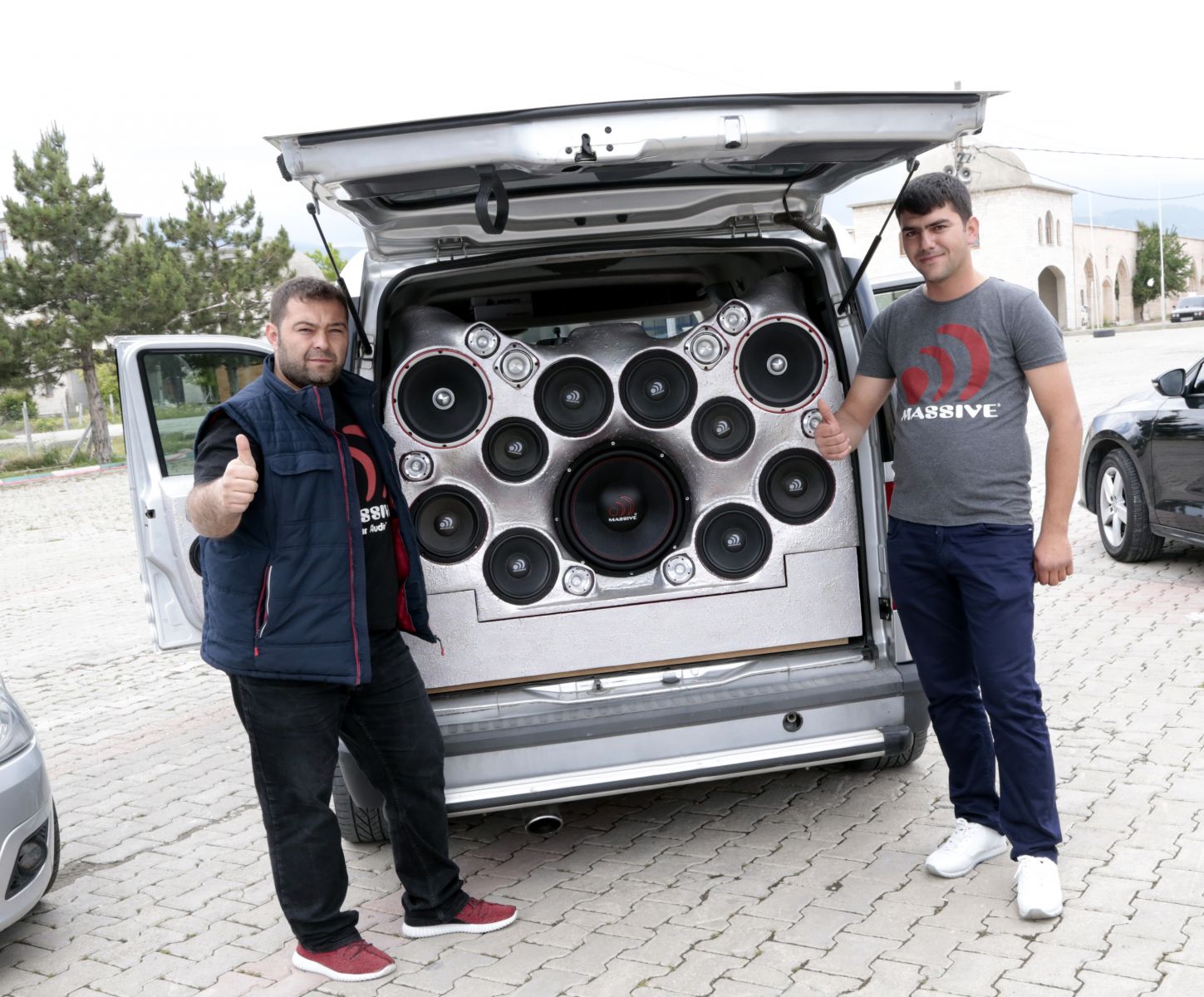 Aracına 55 bin lira harcadı... Düğünlerin vazgeçilmezi oldu