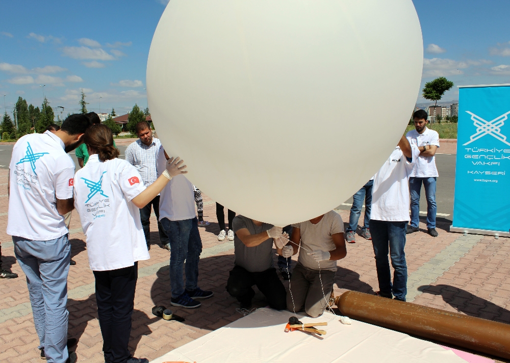 Bu görüntüleri lise öğrencileri çekti!
