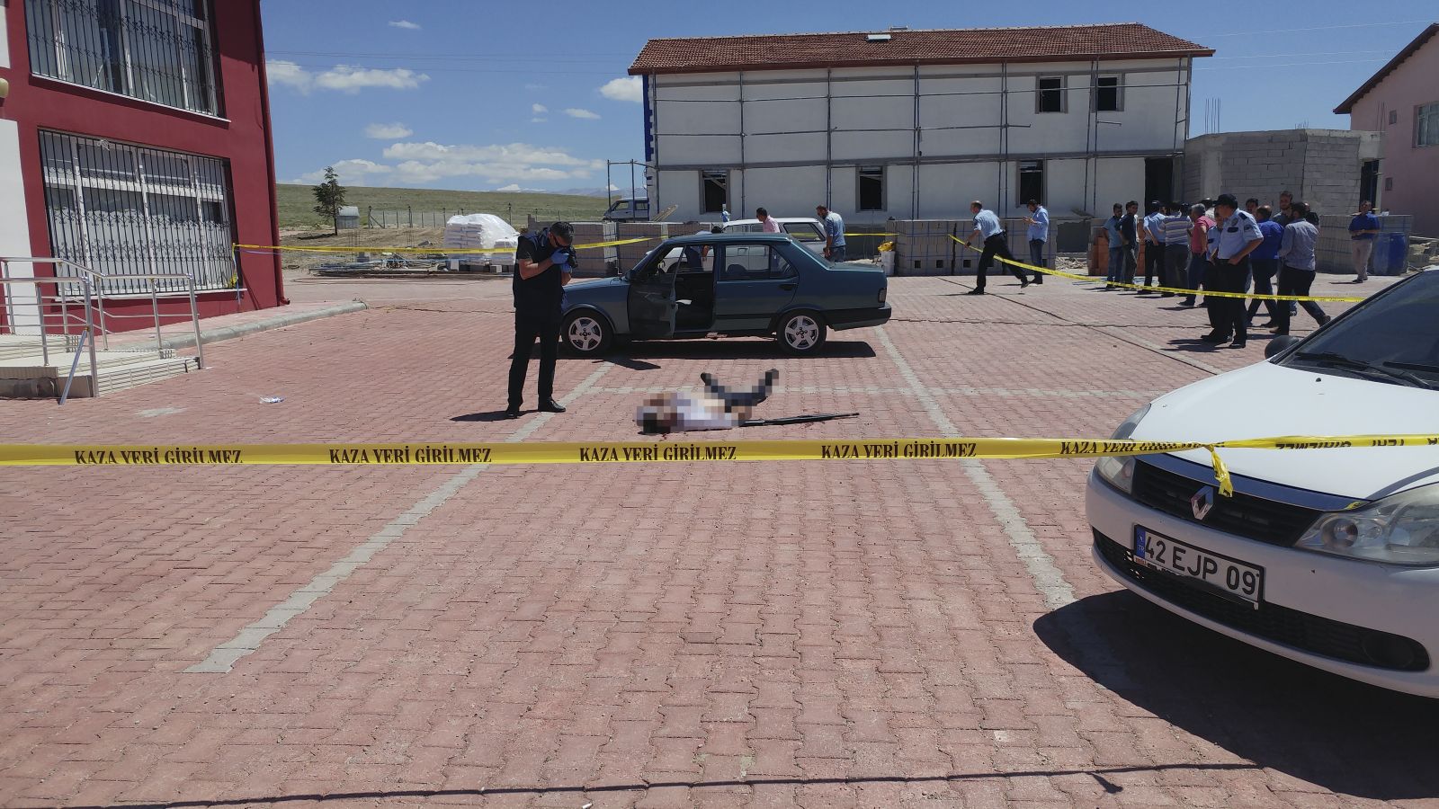 Facebook'a ölmek istediğini yazdı, başından vurularak öldürüldü