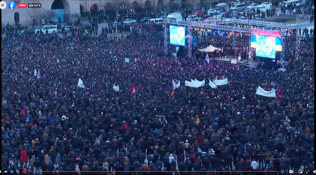 Paşinyan'dan gövde gösterisi