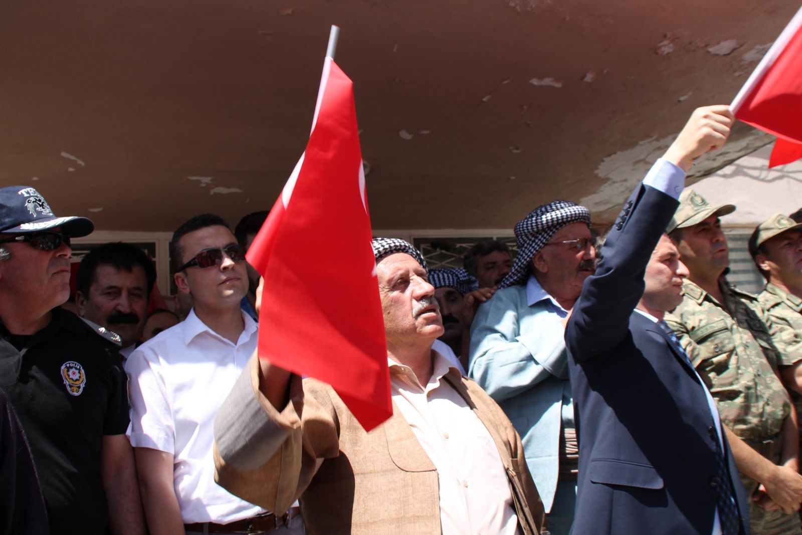 Jirki aşireti darbeye karşı sokağa indi