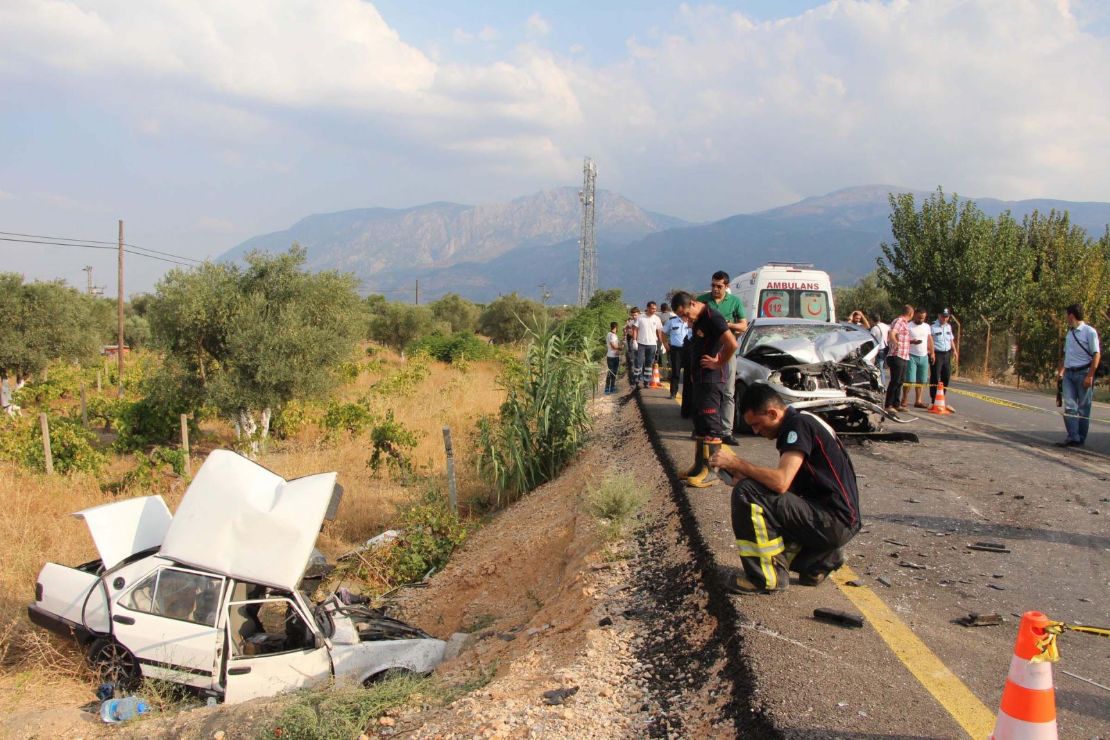 Manisa'da feci kaza, 1’i bebek, 2 ölü, 2 yaralı