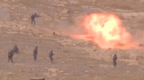 Musul'da köşeye kıstırılan terörist kendini patlattı