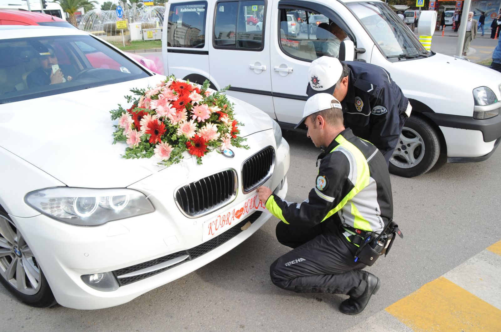 Gelin ve damat düğün günü hayatının şokunu yaşadı