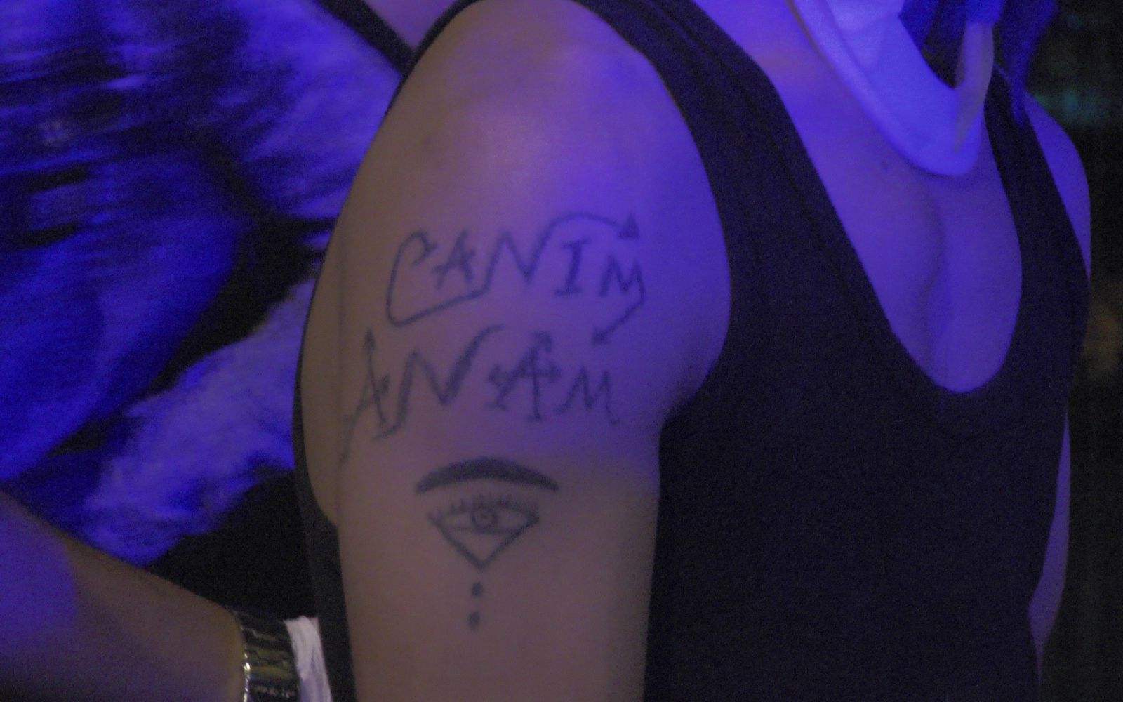 Kolundaki dövme, kazanın resmi oldu