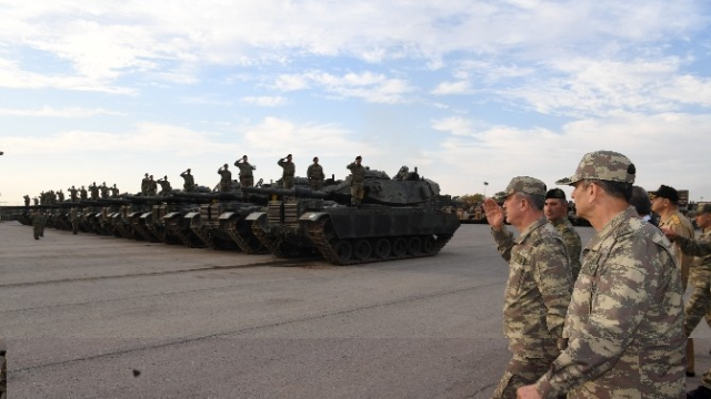 Komutanlar siperde! Hulusi Akar, Şırnak'ta böyle karşılandı