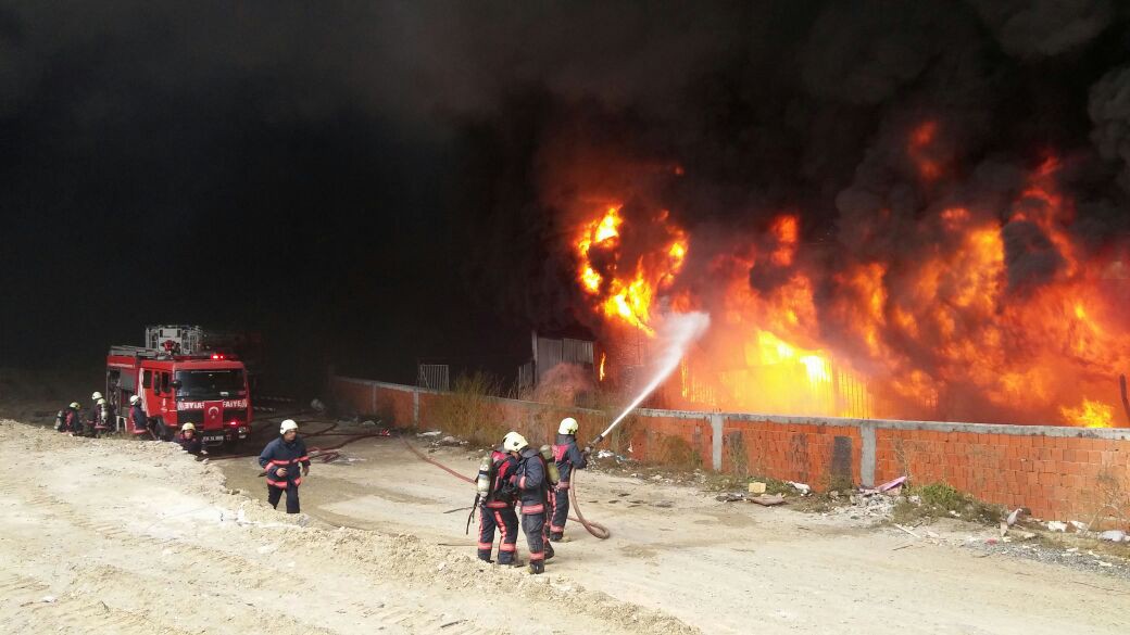 Bayrampaşa'da korkutan yangın!