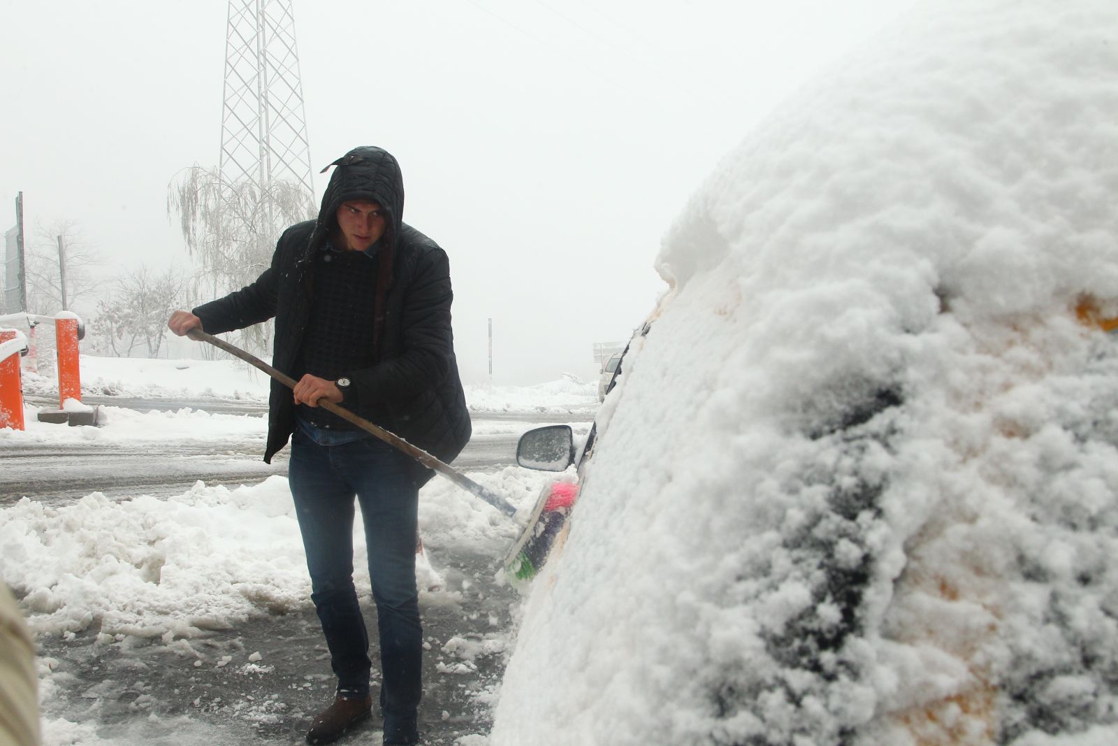 Kırklareli'nde kar 15 santimetreye ulaştı