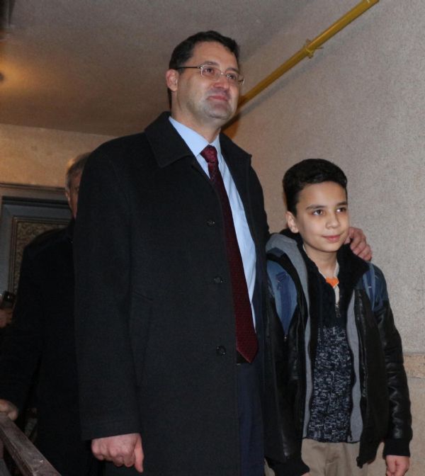 Bir tweet attı, kapısına makam aracı geldi!