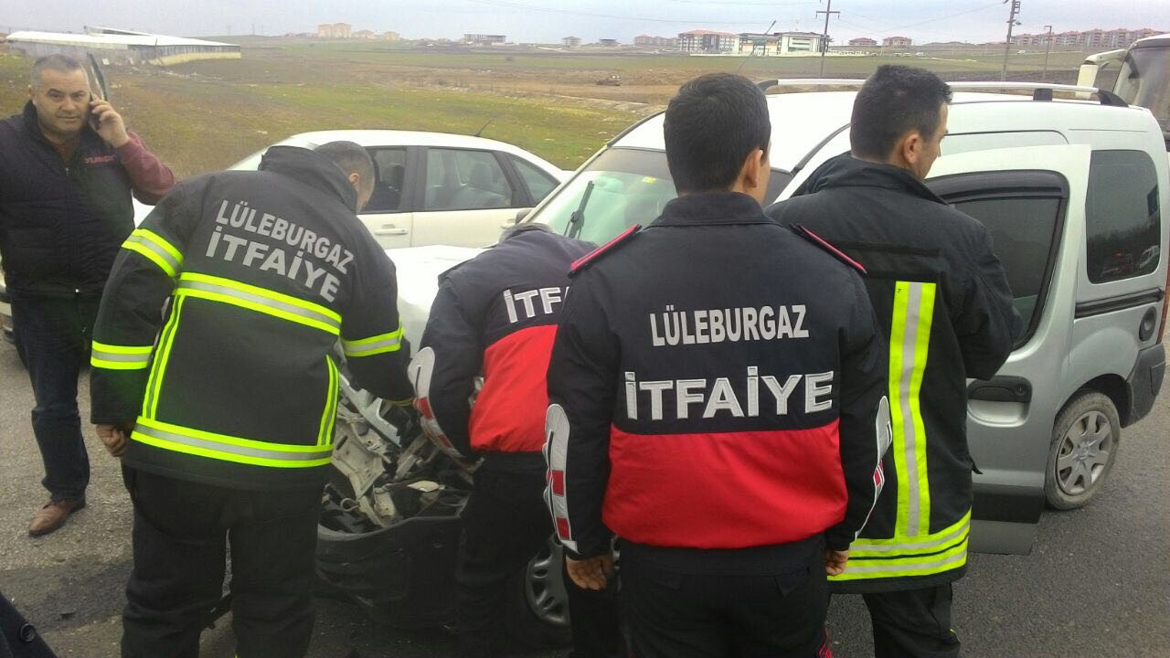 Kırklareli Lüleburgaz'da zincirleme trafik kazası: 29 yaralı