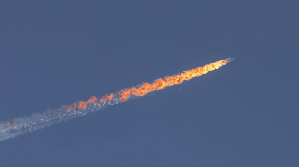 Suriye sınırında Rus uçağı düşürüldü