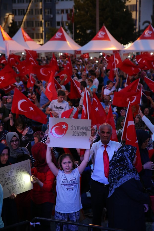 Türkiye demokrasisine sahip çıktı