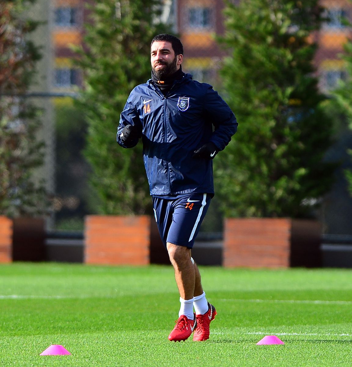 Arda Turan Başakşehir ile ilk antrenmanına çıktı