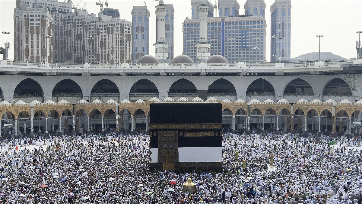 Mekke ve Medine'de güvenlik önlemleri artırıldı