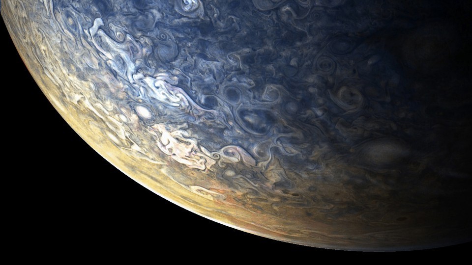 NASA, Jüpiter'in yeni fotoğraflarını paylaştı