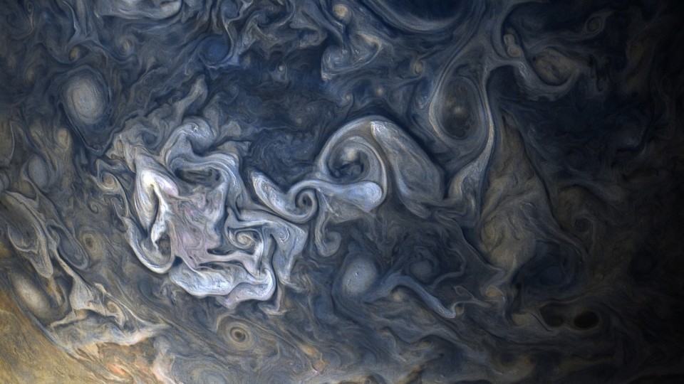 NASA, Jüpiter'in yeni fotoğraflarını paylaştı
