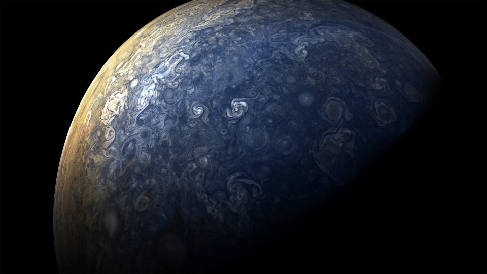 NASA, Jüpiter'in yeni fotoğraflarını paylaştı