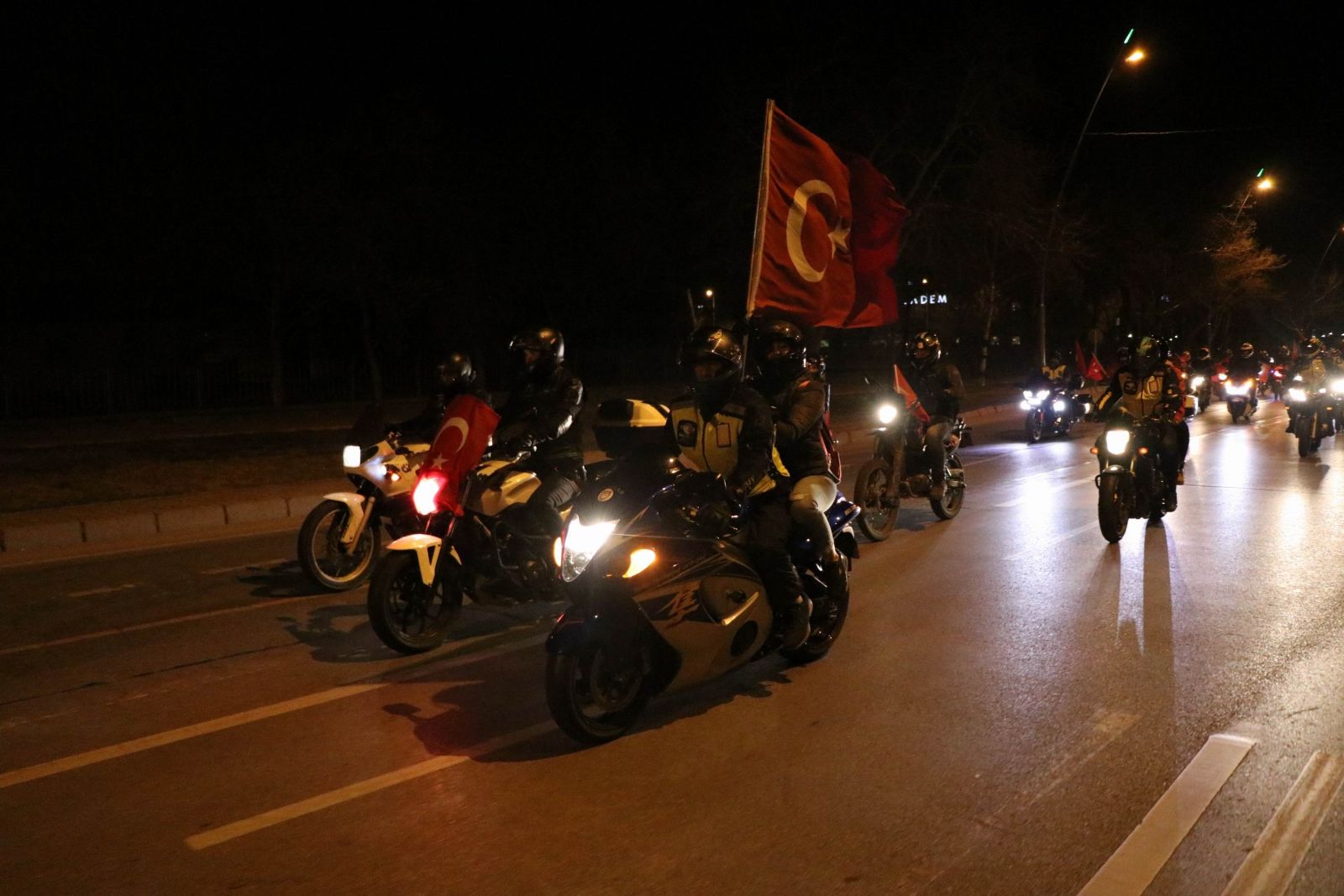 Motosikletçilerden 'Zeytin Dalı' operasyonuna destek korteji