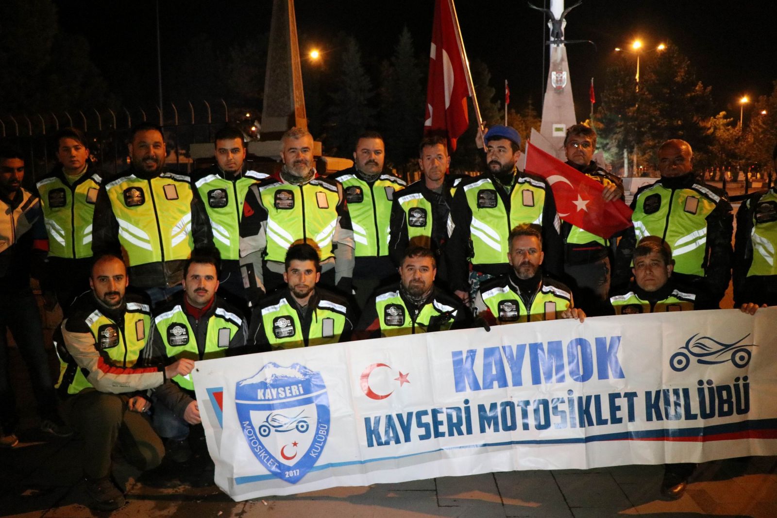 Motosikletçilerden 'Zeytin Dalı' operasyonuna destek korteji