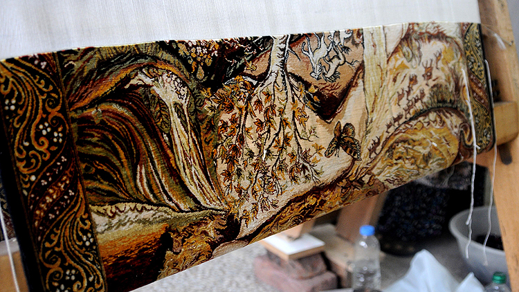 3 yılda dokuyorlar 9 bin lira kazanıyorlar