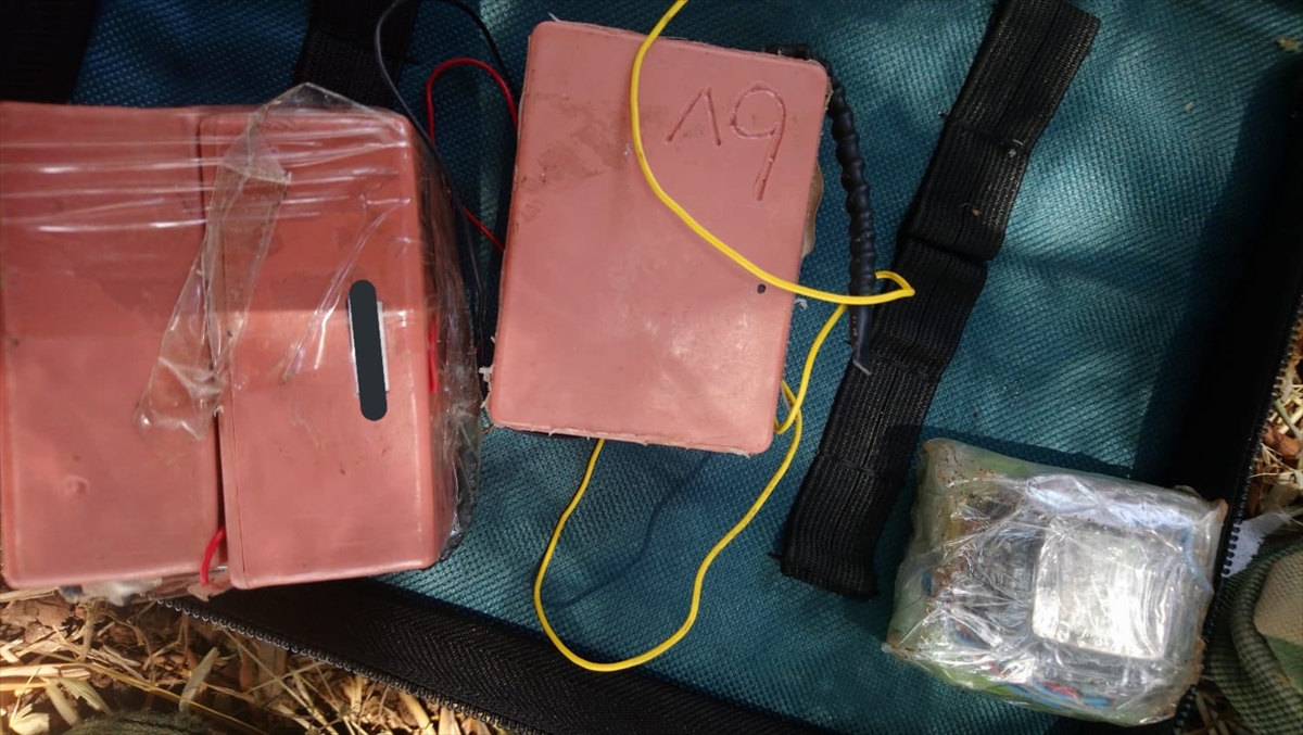 Mardin'de kimyasal patlayıcı ve patlayıcı düzenekleri ele geçirildi