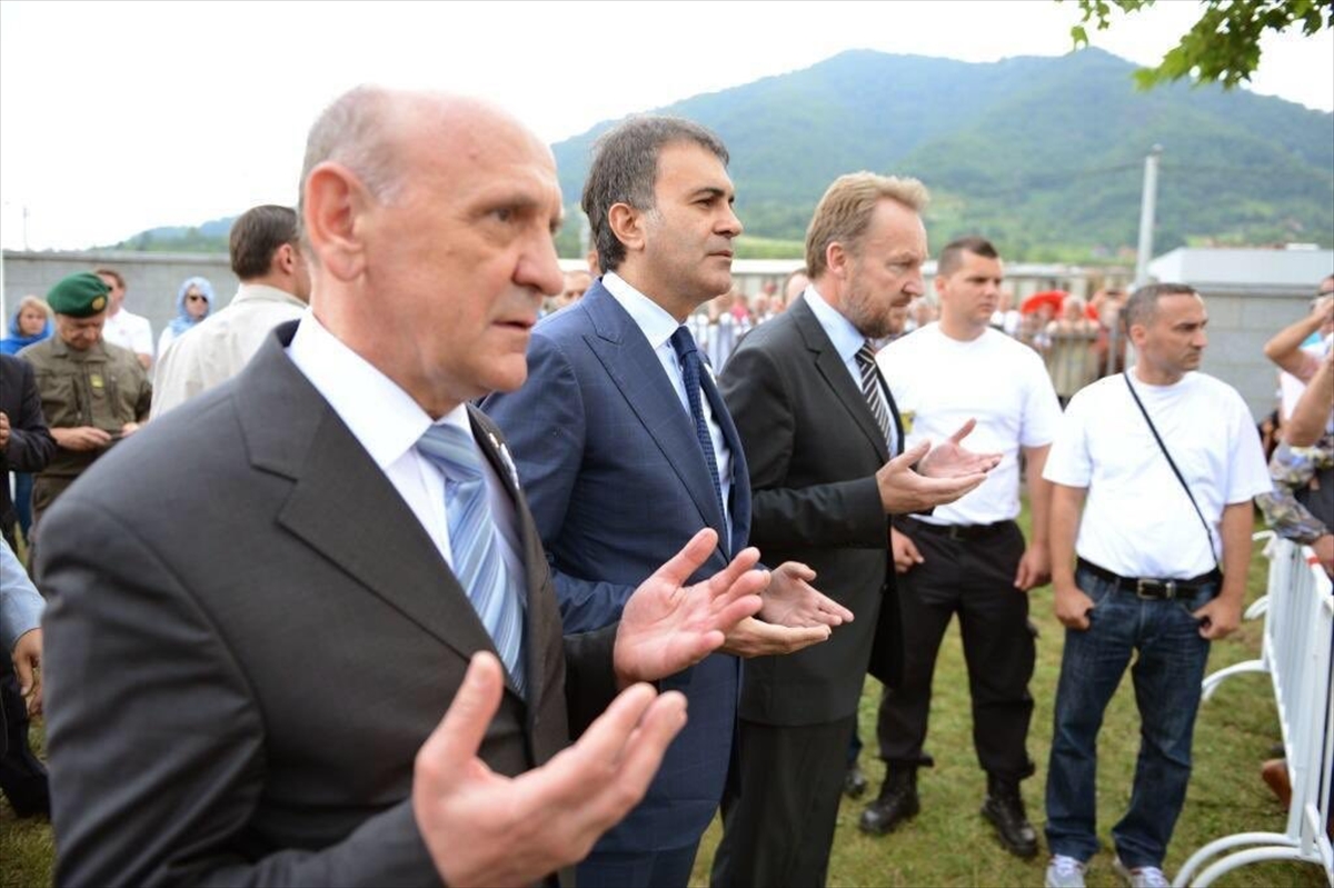 AK Parti Sözcüsü Çelik: İnsalığı hedef alan soykırımı ve bu soykırıma göz yumanları unutmadık, unutmayacağız AK Parti Sözcüsü Çelik: İnsalığı hedef alan soykırımı ve bu soykırıma göz yumanları unutmadık, unutmayacağız