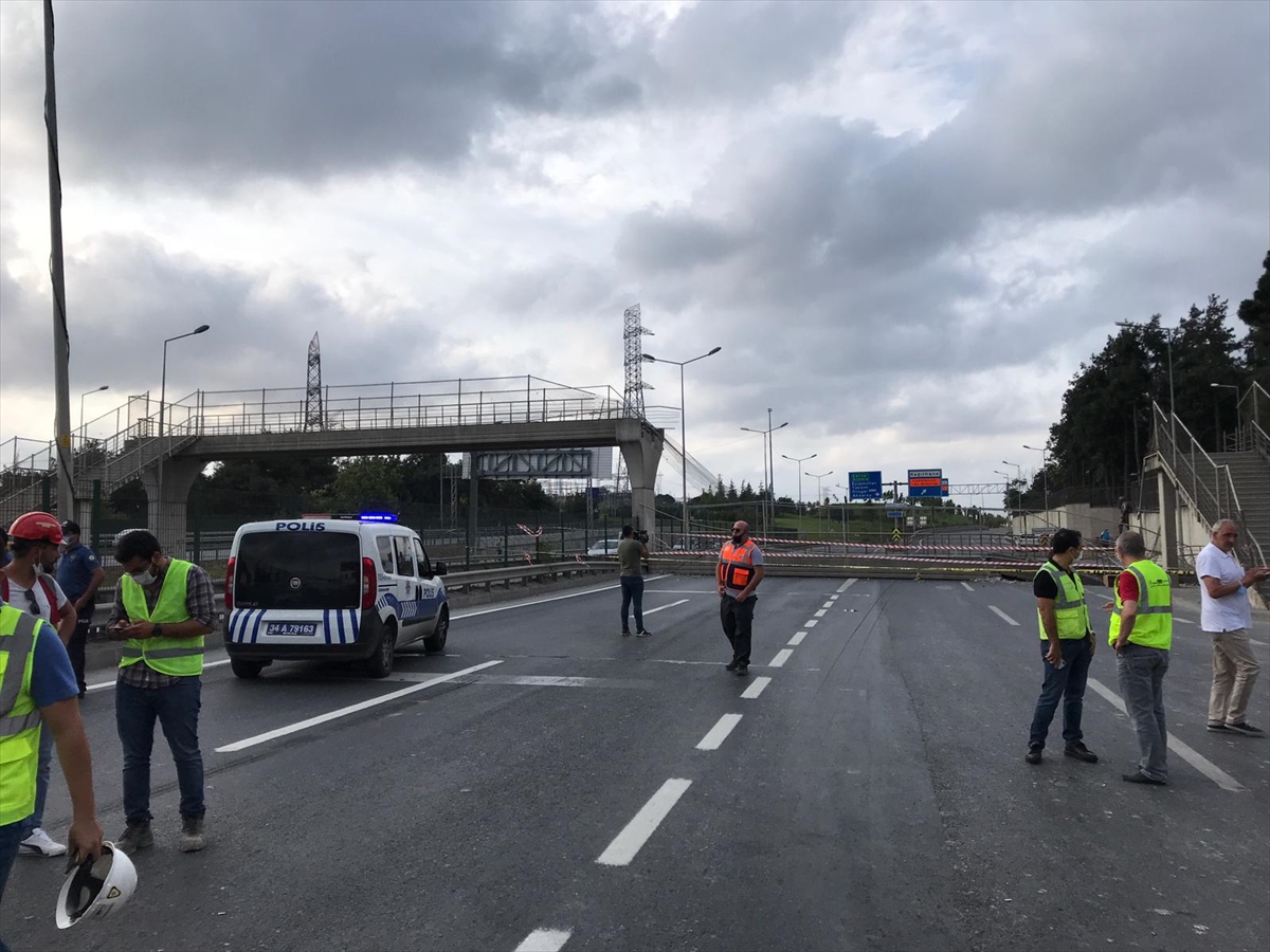 Eyüpsultan'da üst geçit çöktü