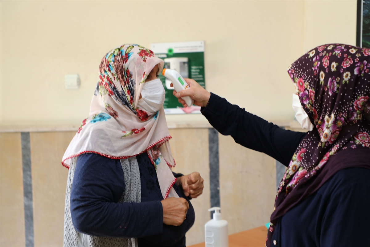 Rize'de apartman yöneticisi binayı karantinaya aldı