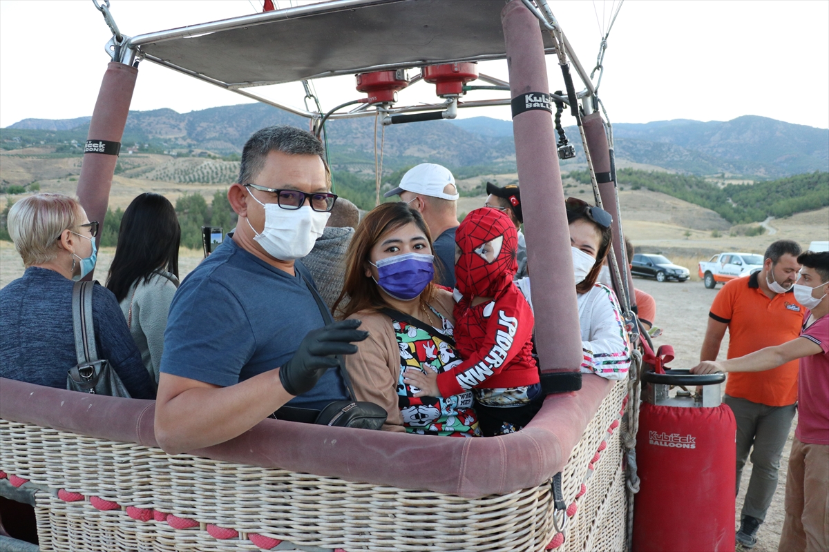 Balonlar Pamukkale'de 162 gün sonra yeniden uçmaya başladı