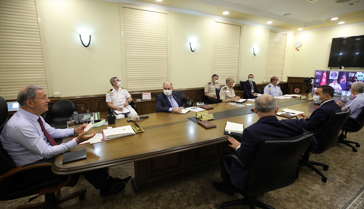 Bakan Akar'dan Yunanistan'a tepki: Gerginliği artırır