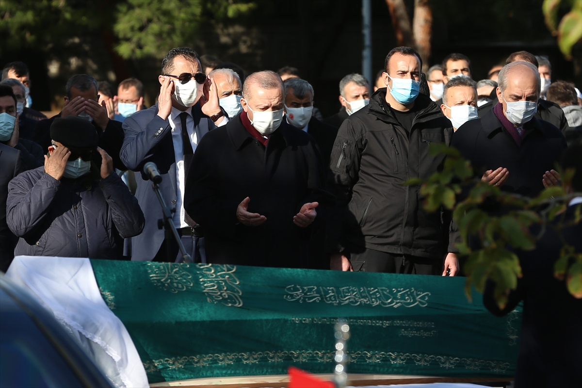 Bakan Pekcan'ın annesi son yolculuğuna uğurlandı