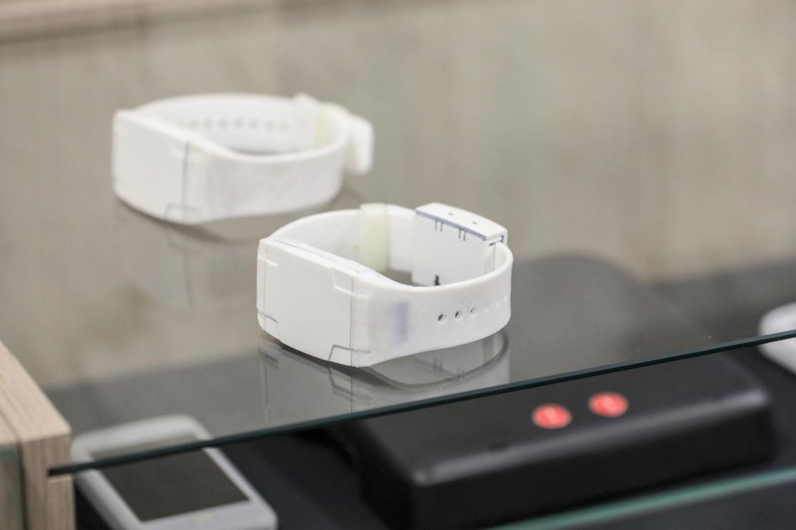 Bakan Varank: Milli elektronik kelepçe eylülde Adalet Bakanlığına teslim edilecek