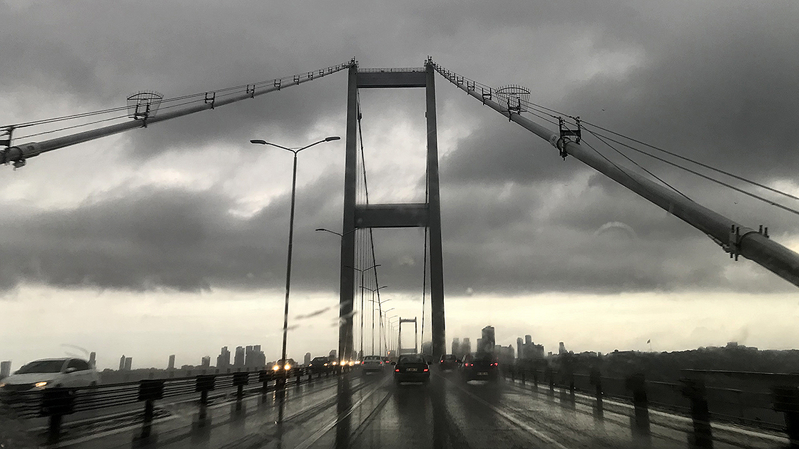 İstanbul'un bazı ilçelerinde yağış etkili oluyor