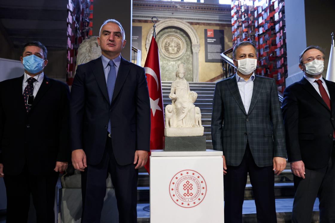 Bakan Ersoy: Kybele heykeli artık ait olduğu topraklara, vatanına gelmiştir