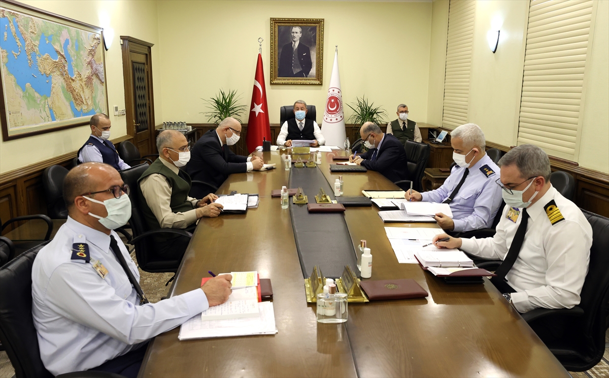 Akar'dan Fransız bakana: Herhalde olayları karıştırdı