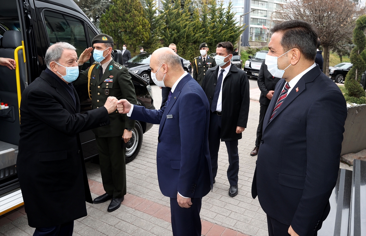 Bakan Akar ve TSK komuta kademesi, Havelsan'da incelemelerde bulundu Bakan Akar ve TSK komuta kademesi, Havelsan'da incelemelerde bulundu