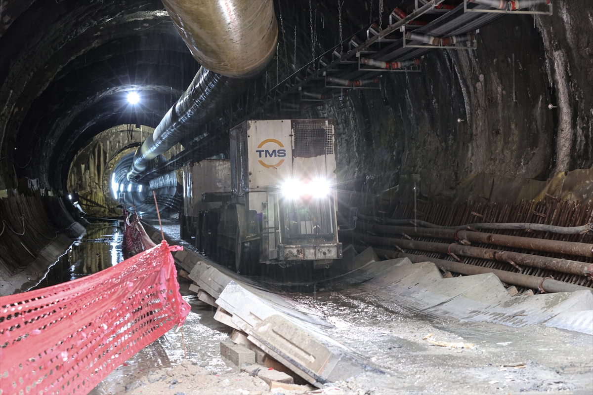 Bakan Karaismailoğlu'ndan İstanbul'a metro hattı müjdesi