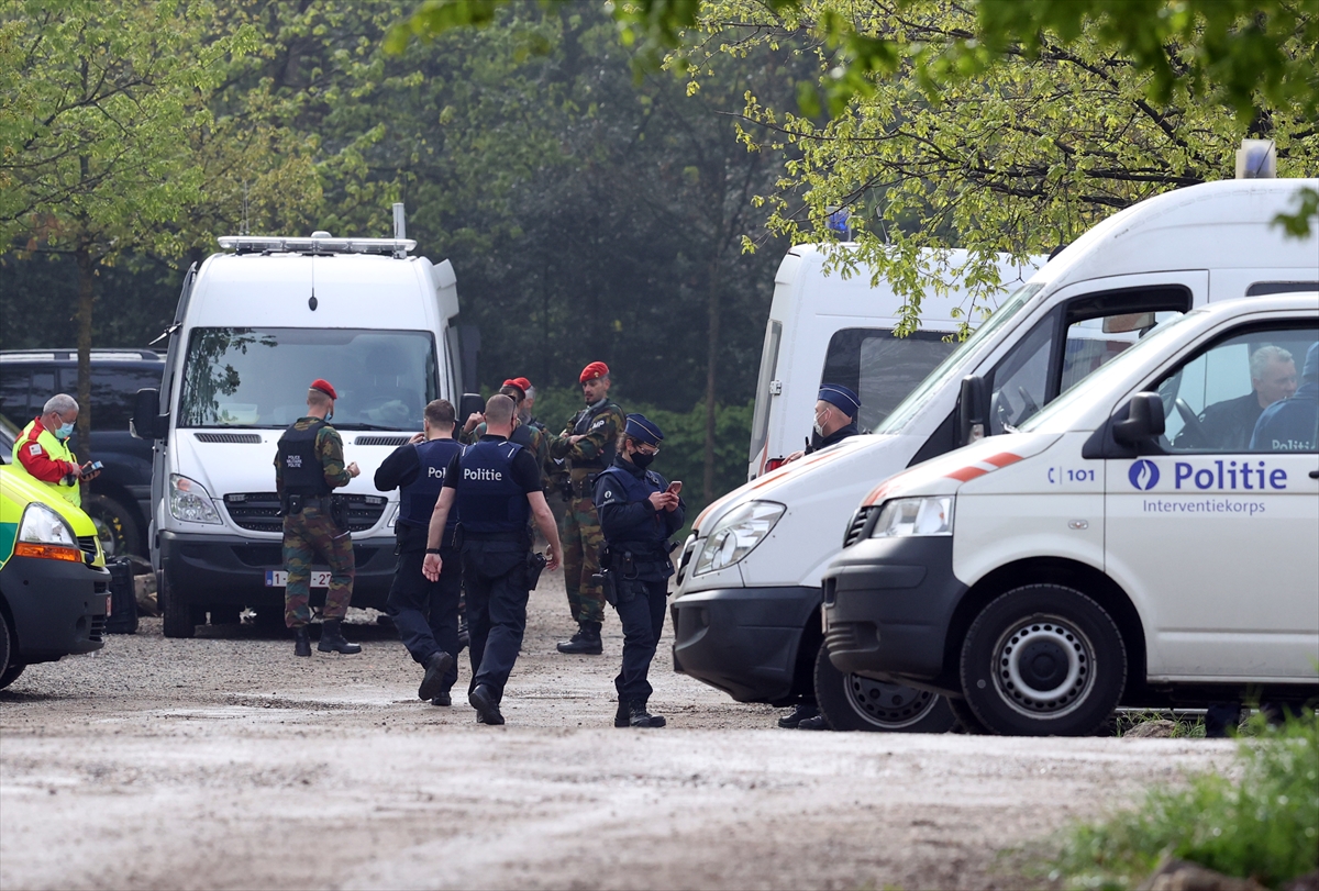 Belçika'da aşırı sağcı asker ağır silahlarla kaçtı
