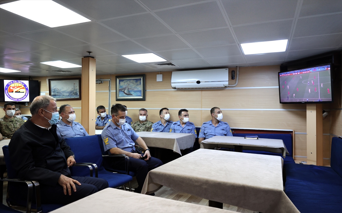 Bakan Akar: Türkiye Libyalı kardeşlerinin yanında olmaya devam edecek