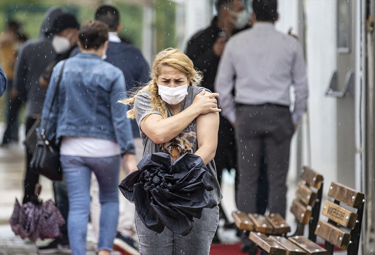 İstanbul'da 40 yaş ve üzeri vatandaşların aşılanması başladı İstanbul'da 40 yaş ve üzeri vatandaşların aşılanması başladı