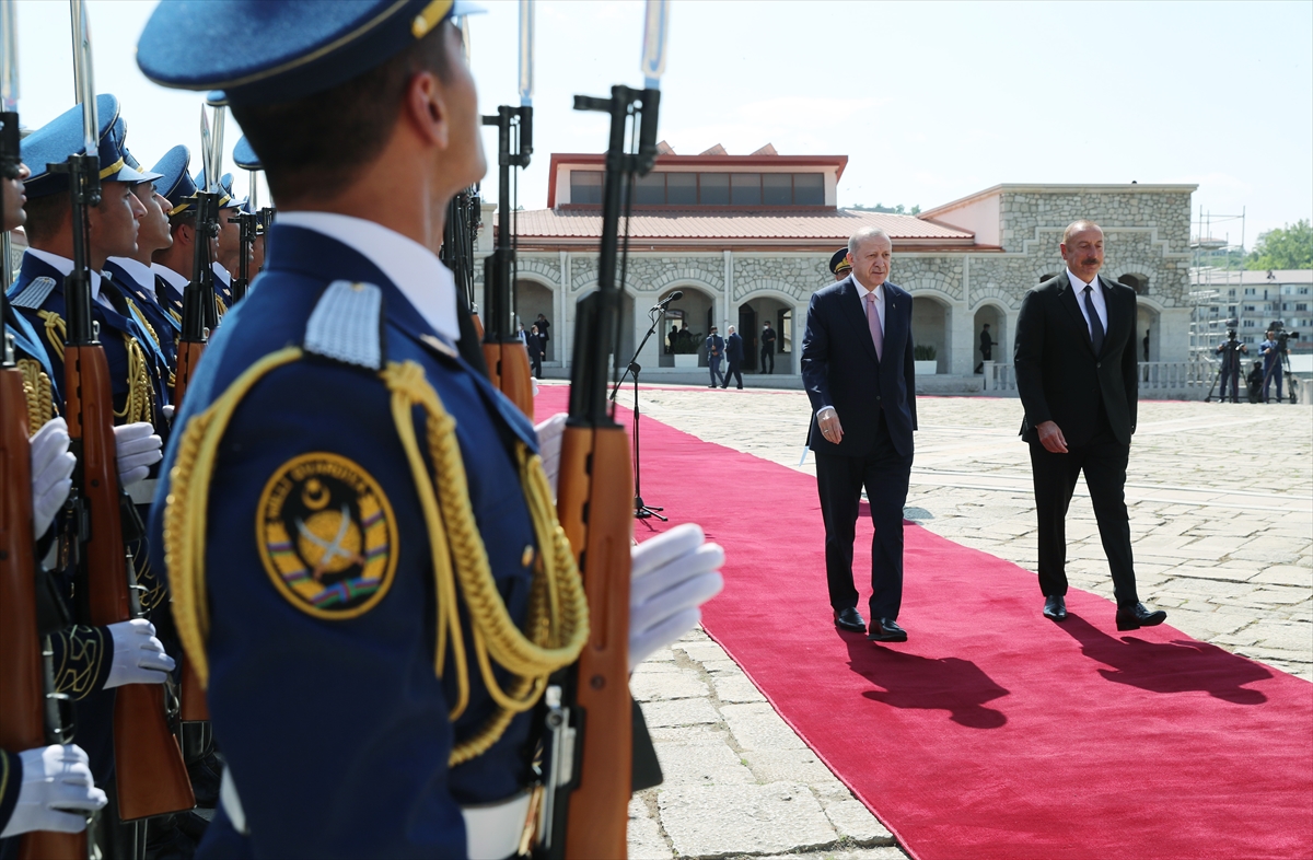 Erdoğan ile Aliyev, Şuşa Beyannamesi'ni imzaladı Erdoğan ile Aliyev, Şuşa Beyannamesi'ni imzaladı