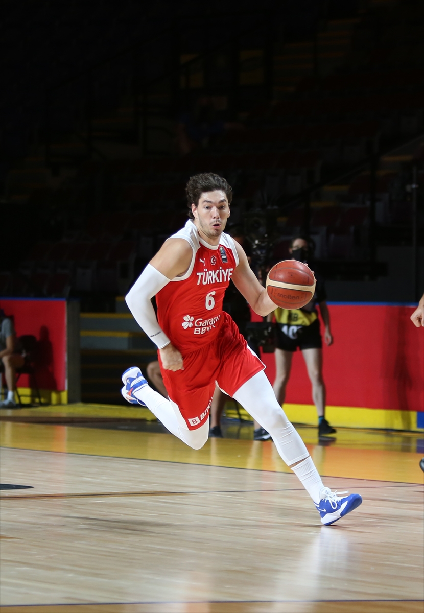 Olimpiyat Elemeleri: 12 Dev Adam'dan ilk galibiyet