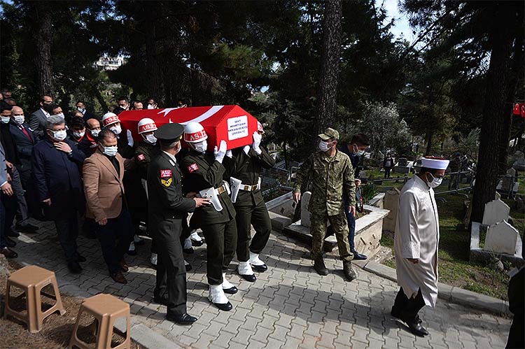 Bitlis şehitlerine veda