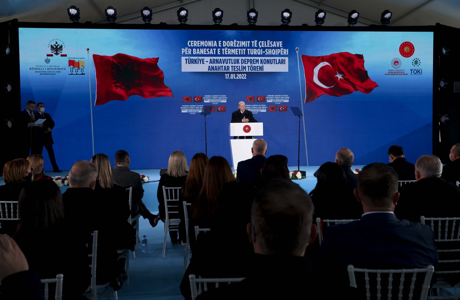 Cumhurbaşkanı Erdoğan Arnavutluk'tan seslendi: Yardıma koşan ilk ülke Türkiye oldu Cumhurbaşkanı Erdoğan Arnavutluk'tan seslendi: Yardıma koşan ilk ülke Türkiye oldu