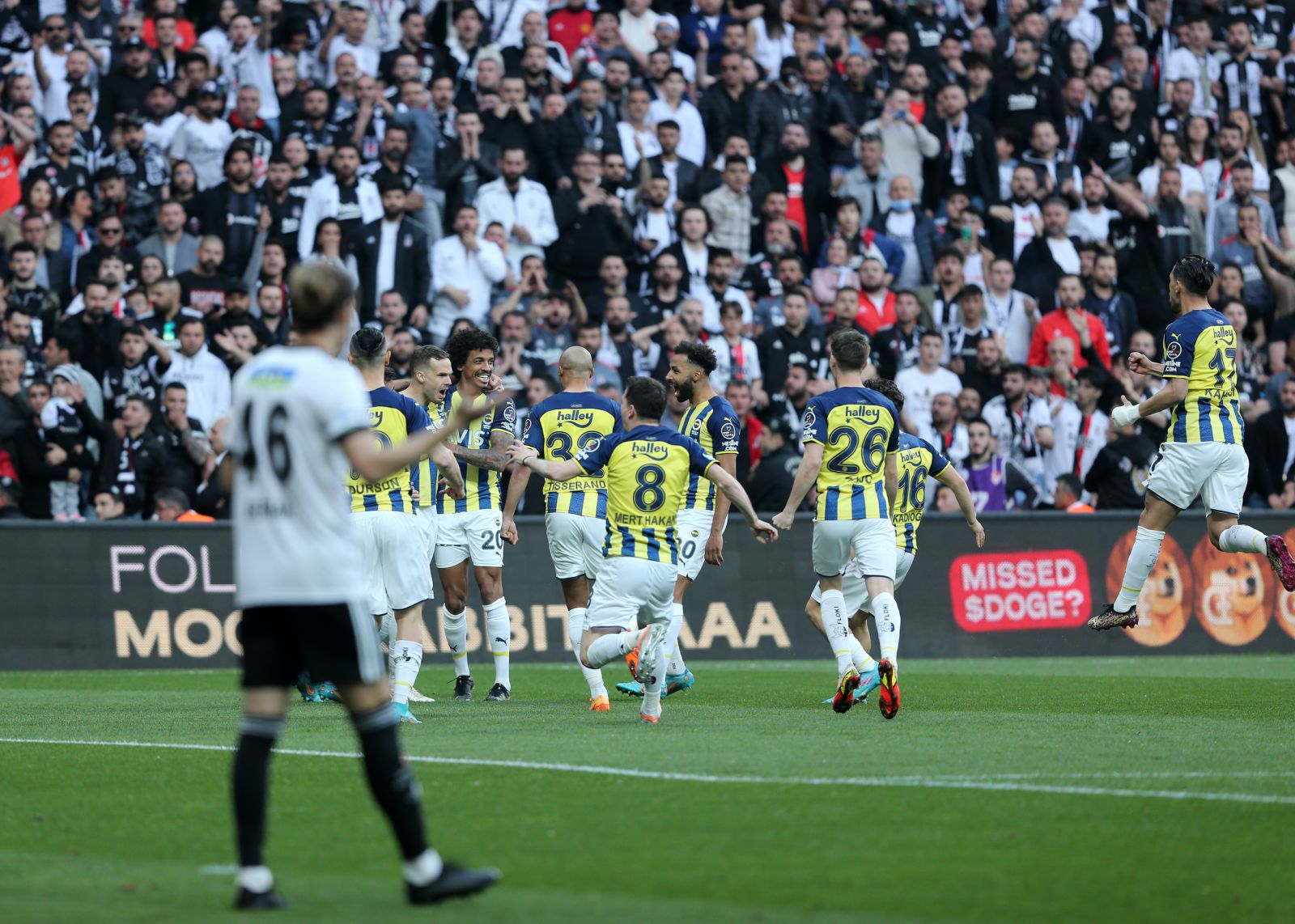 Beşiktaş - Fenerbahçe: 1-1 (ÖZET) Kartal'lar yenişemedi, derbide beraberlik