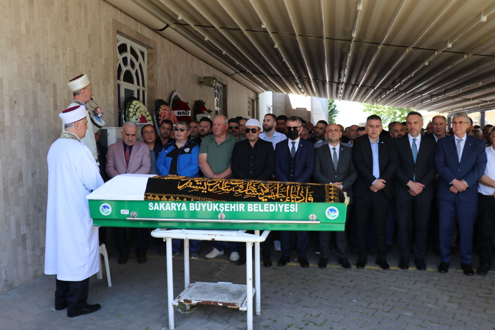 Bülent Uygun'un babası Fikret Uygun, Sakarya'da defnedildi Bülent Uygun'un babası Fikret Uygun, Sakarya'da defnedildi